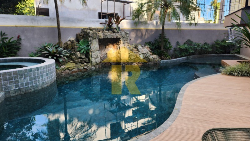 Casa com 6 quartos à venda — foto 31 de 46