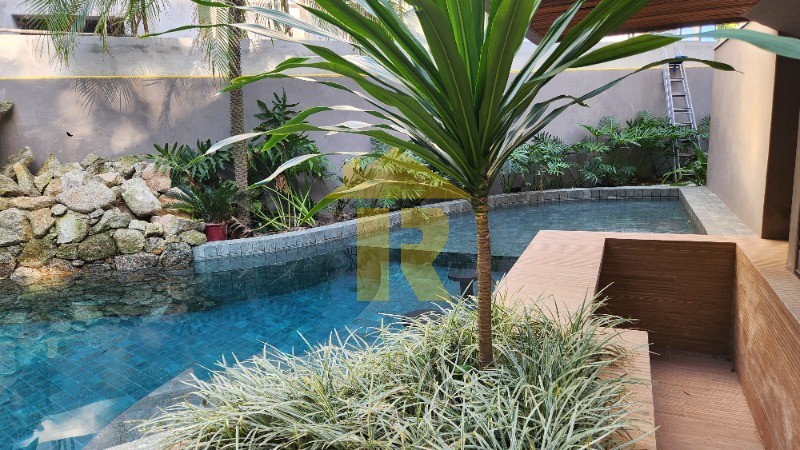 Casa com 6 quartos à venda — foto 34 de 46