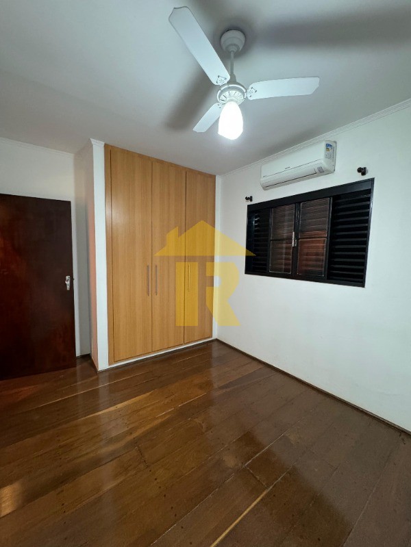 Casa com 3 quartos à venda, 258m² — foto 10 de 13