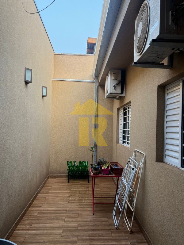 Casa com 3 quartos à venda, 198m² — foto 20 de 23