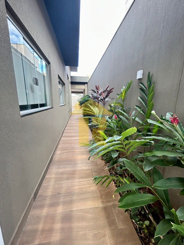 Casa de Condomínio com 3 quartos à venda, 240m² — foto 17 de 19