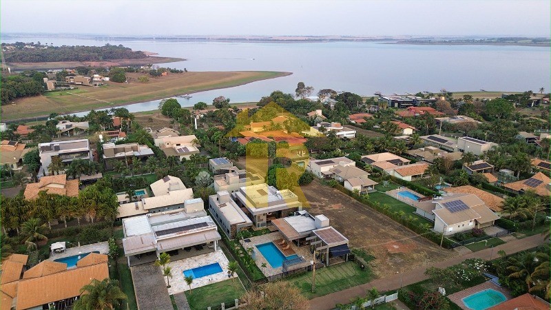 Casa de Condomínio com 6 quartos à venda, 650m² — foto 2 de 30