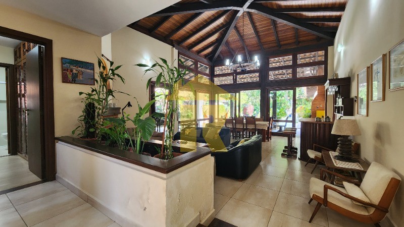 Casa com 5 quartos à venda e aluguel — foto 2 de 51