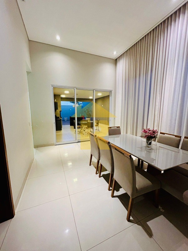 Casa de Condomínio com 3 quartos à venda, 240m² — foto 11 de 19