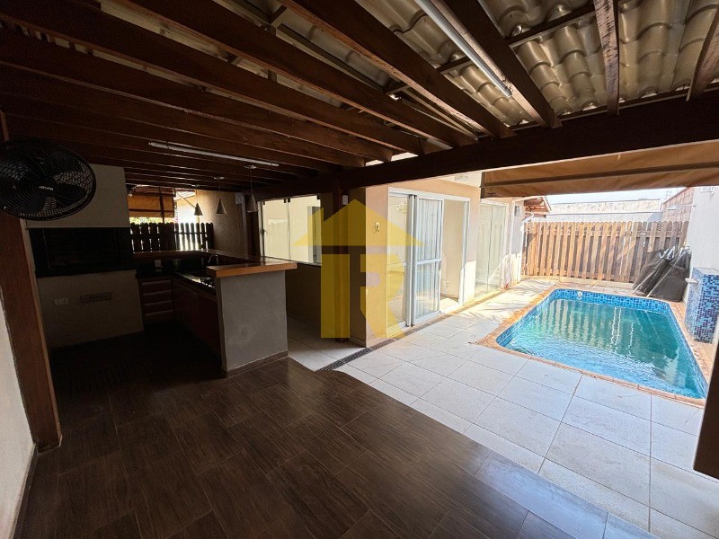 Casa de Condomínio com 3 quartos à venda e aluguel, 135m² — foto 1 de 19