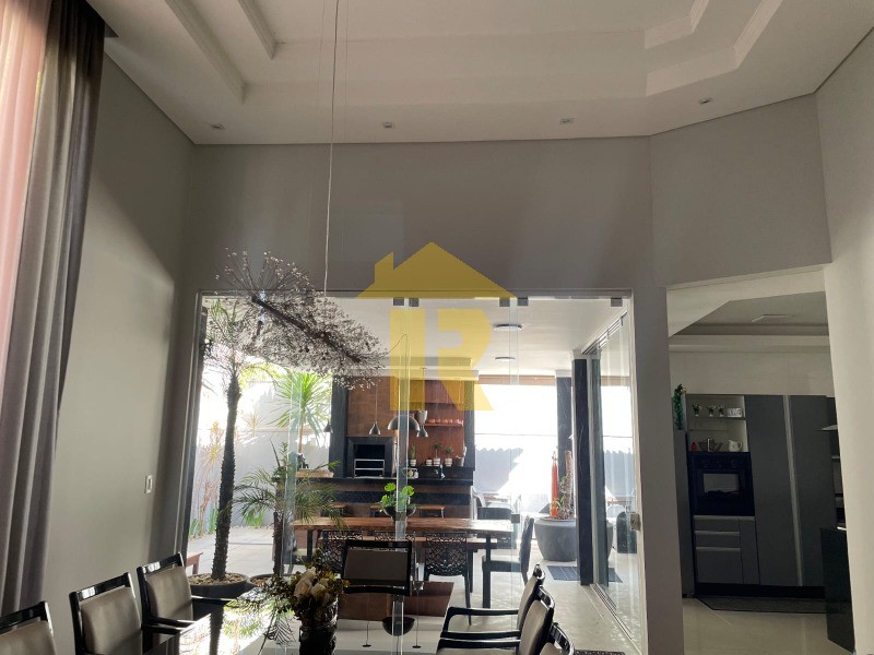 Casa de Condomínio com 3 quartos à venda, 235m² — foto 8 de 17