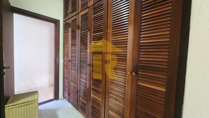 Casa com 5 quartos à venda e aluguel — foto 37 de 51