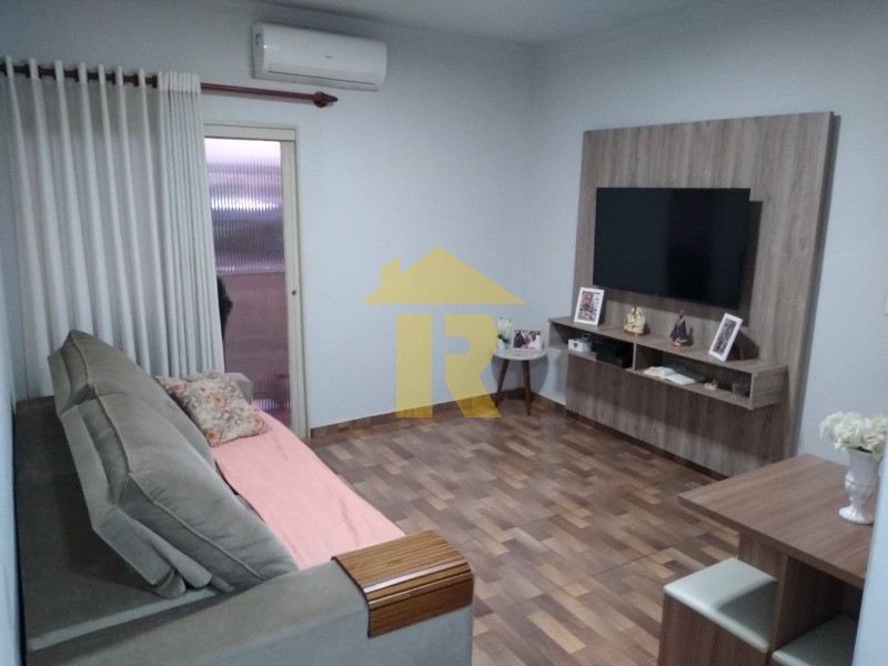 Apartamento com 2 quartos à venda, 70m² — foto 1 de 10