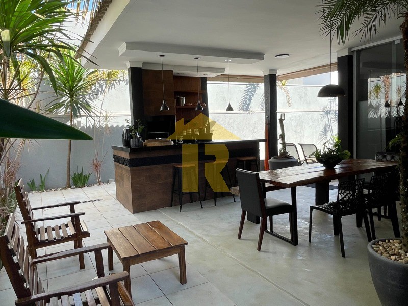 Casa de Condomínio com 3 quartos à venda, 235m² — foto 12 de 17