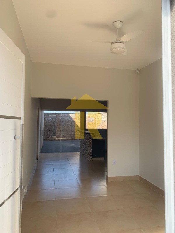 Casa com 3 quartos à venda, 82m² — foto 3 de 17
