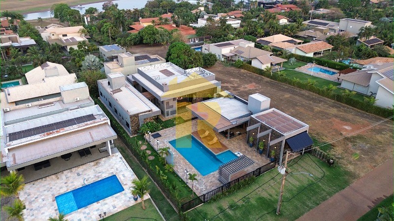 Casa de Condomínio com 6 quartos à venda, 650m² — foto 3 de 30