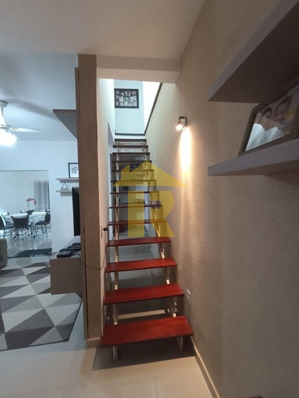 Casa com 3 quartos à venda, 167m² — foto 8 de 36