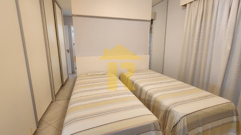 Apartamento com 4 quartos à venda, 240m² — foto 38 de 50