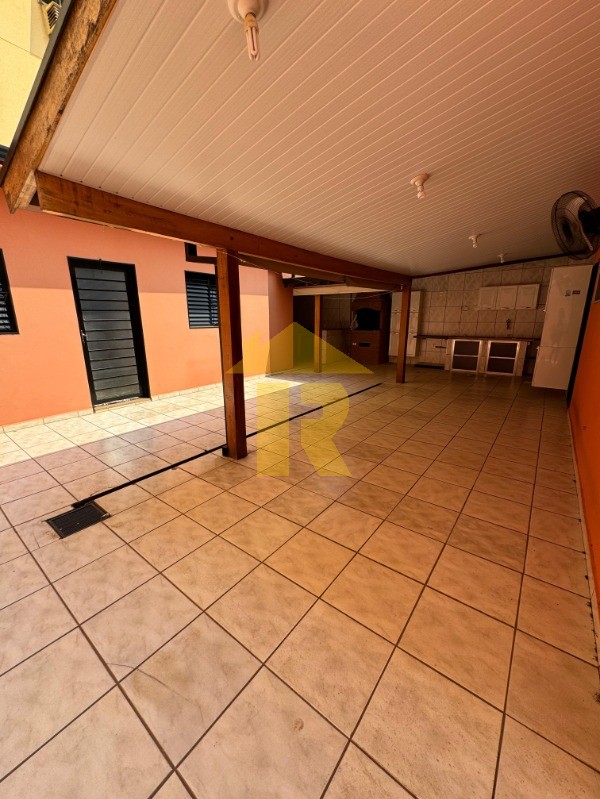 Casa com 3 quartos à venda, 258m² — foto 13 de 13
