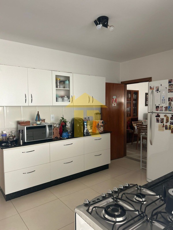 Apartamento com 2 quartos à venda, 80m² — foto 3 de 10