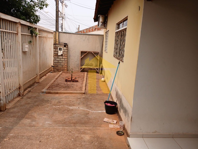 Casa com 2 quartos à venda, 90m² — foto 2 de 16