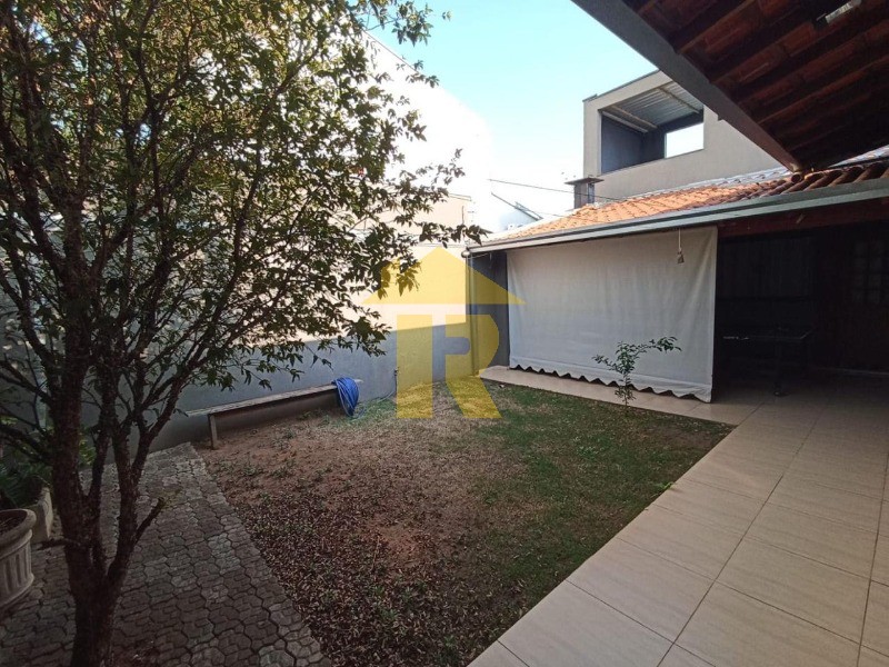 Casa com 3 quartos à venda, 167m² — foto 32 de 36