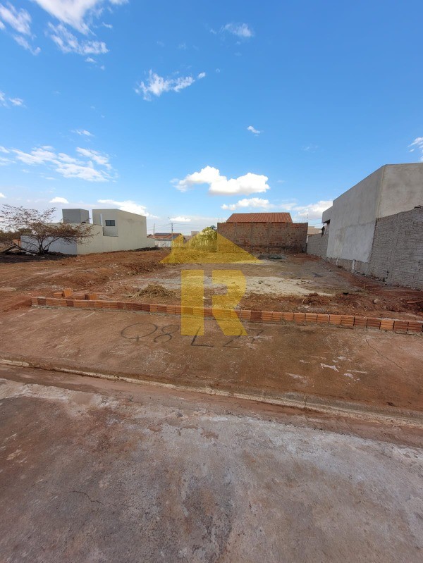 Terreno / Lote / Condomínio  à venda, 200m² — foto 1 de 2
