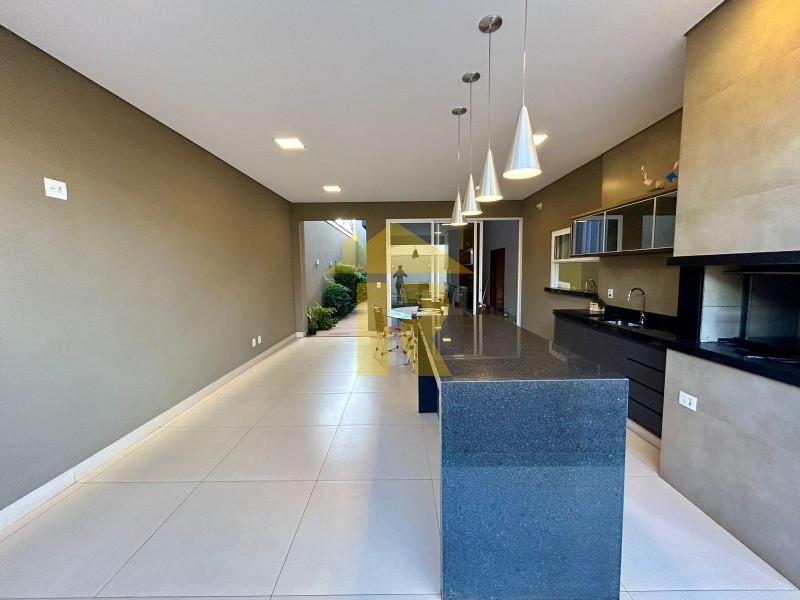 Casa de Condomínio com 3 quartos à venda, 240m² — foto 15 de 19