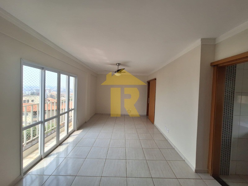 Apartamento com 4 quartos à venda, 140m² — foto 1 de 22