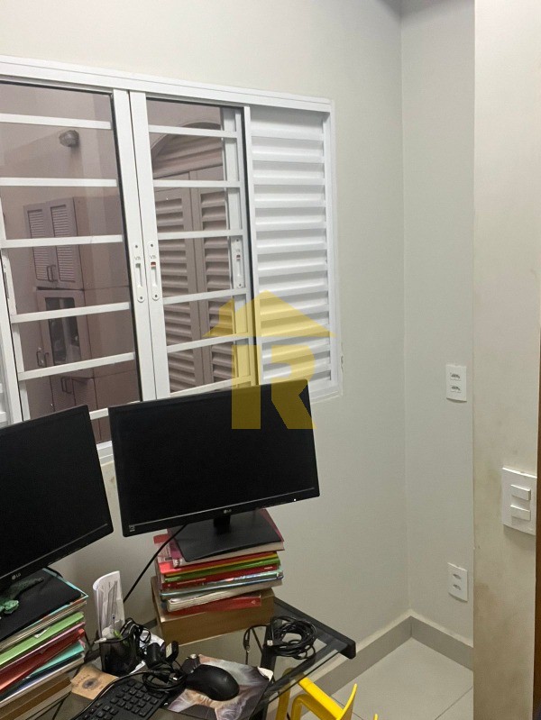 Casa com 3 quartos à venda, 198m² — foto 18 de 23