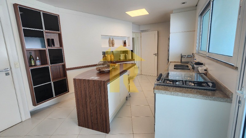 Apartamento com 4 quartos à venda, 240m² — foto 33 de 50
