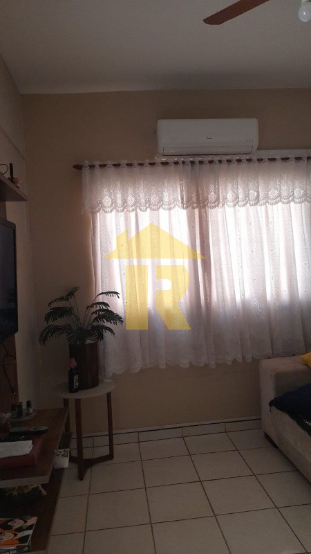 Apartamento com 2 quartos à venda, 70m² — foto 1 de 13