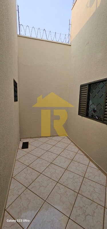 Casa com 2 quartos à venda, 113m² — foto 3 de 34