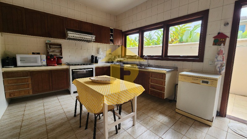 Casa com 5 quartos à venda e aluguel — foto 49 de 51