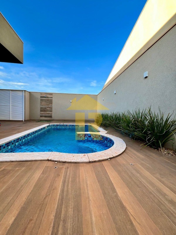Casa de Condomínio com 3 quartos à venda, 240m² — foto 16 de 19