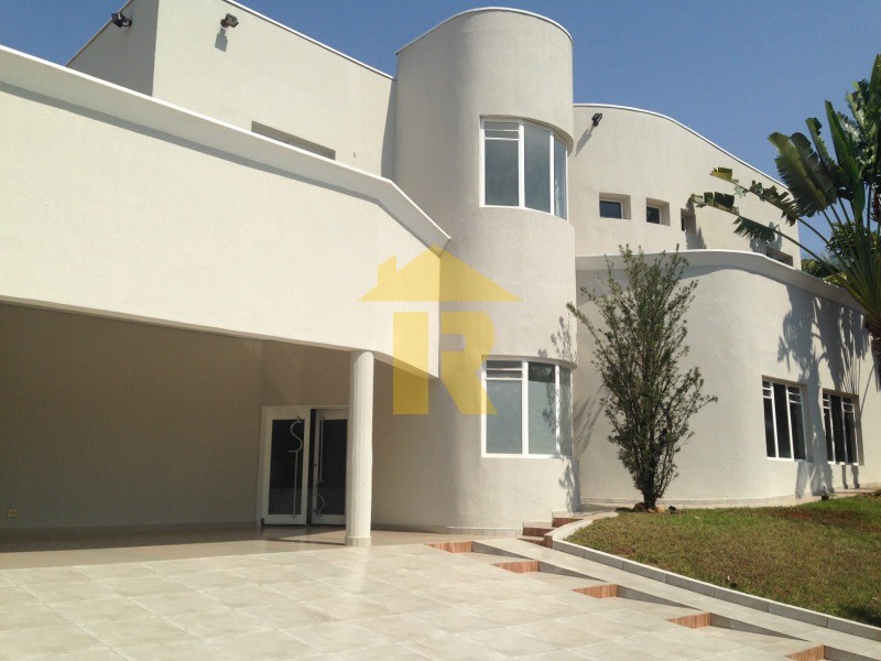 Casa de Condomínio com 4 quartos à venda, 800m² — foto 1 de 31