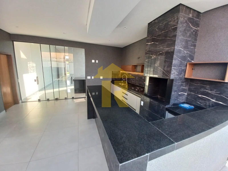 Casa com 3 quartos à venda, 275m² — foto 24 de 30