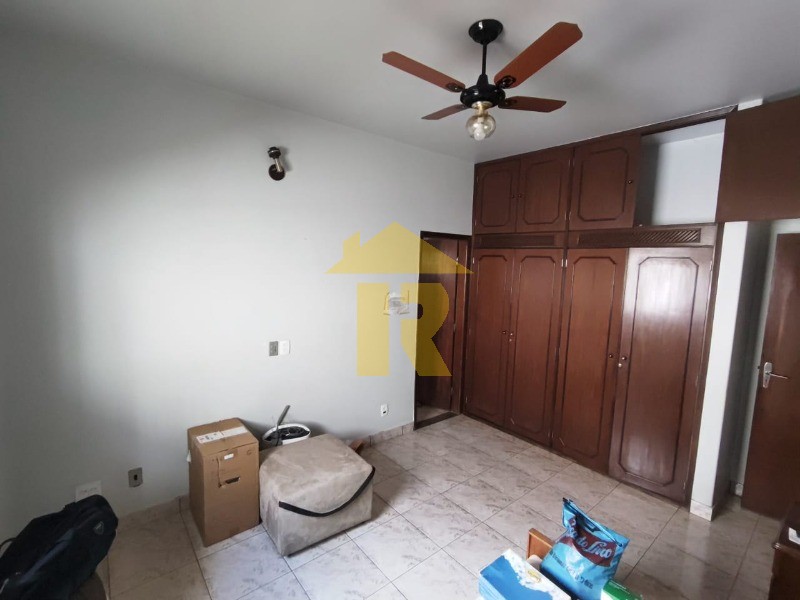 Casa com 3 quartos à venda, 228m² — foto 8 de 15