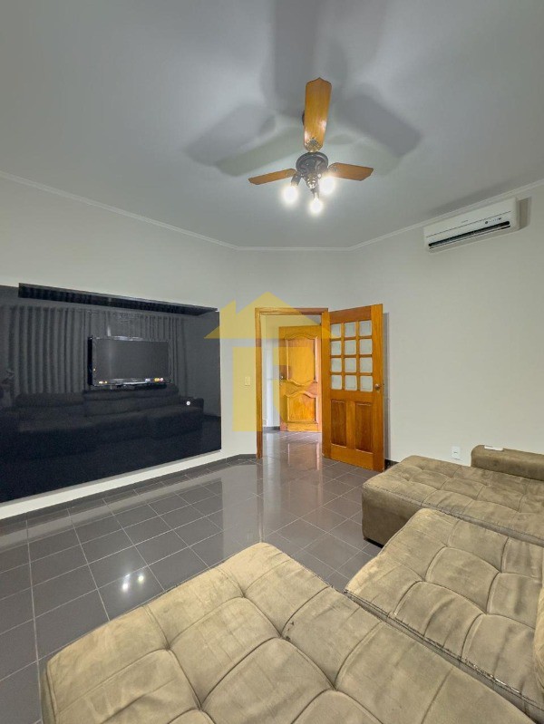 Casa com 3 quartos à venda, 212m² — foto 7 de 32