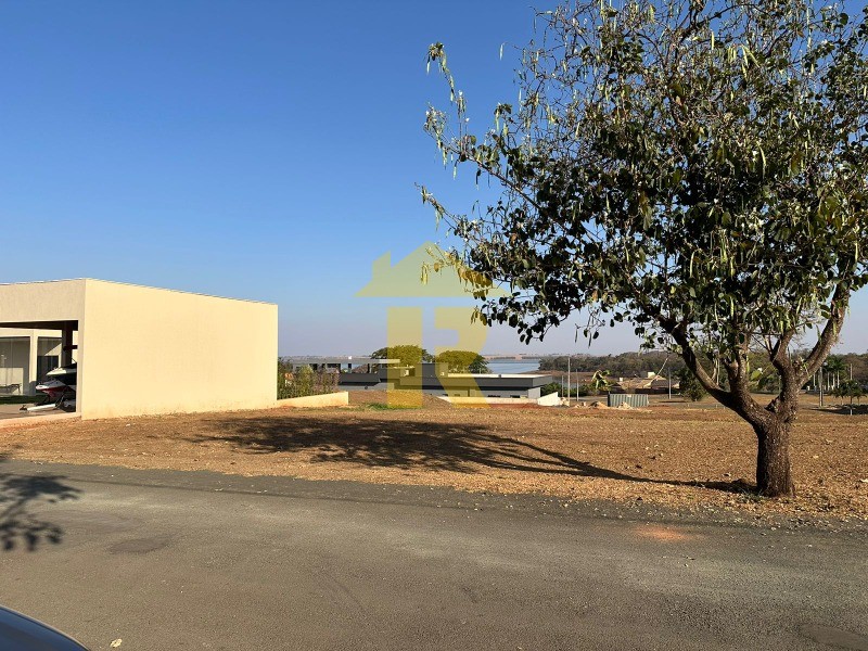 Terreno / Lote / Condomínio  à venda, 980m² — foto 1 de 10