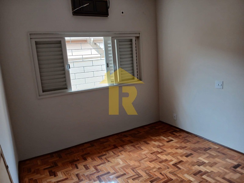 Casa com 3 quartos à venda, 200m² — foto 16 de 28