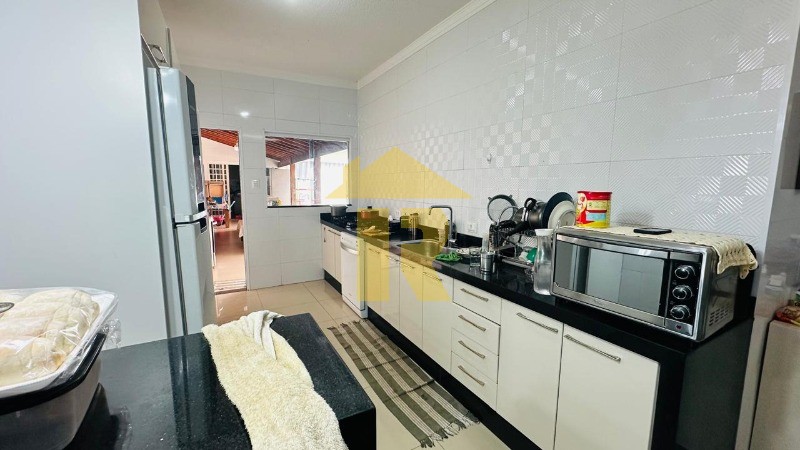 Casa com 3 quartos à venda, 260m² — foto 12 de 13