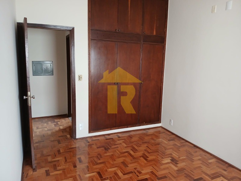 Casa com 3 quartos à venda, 200m² — foto 10 de 28