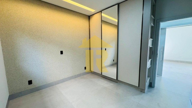 Casa de Condomínio com 3 quartos à venda, 220m² — foto 17 de 28
