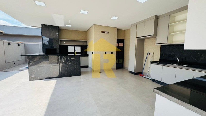 Casa de Condomínio com 3 quartos à venda, 220m² — foto 23 de 28