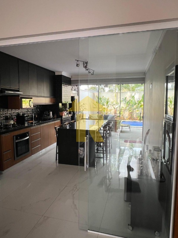 Casa de Condomínio com 2 quartos à venda, 200m² — foto 13 de 29