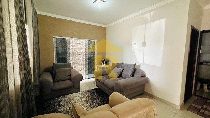 Casa com 3 quartos à venda, 260m² — foto 3 de 13