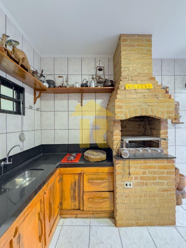Casa com 3 quartos à venda, 212m² — foto 27 de 32