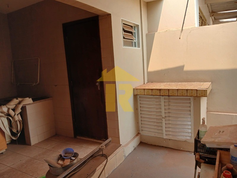 Casa com 3 quartos à venda, 200m² — foto 24 de 28