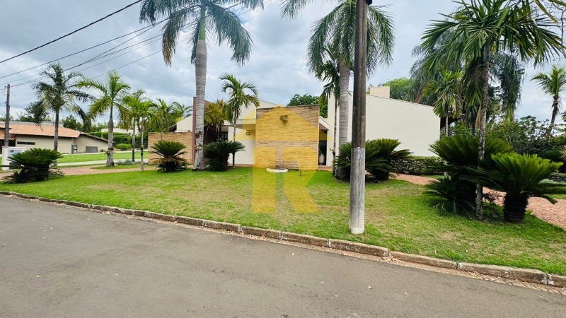 Casa de Condomínio com 4 quartos à venda, 370m² — foto 2 de 42