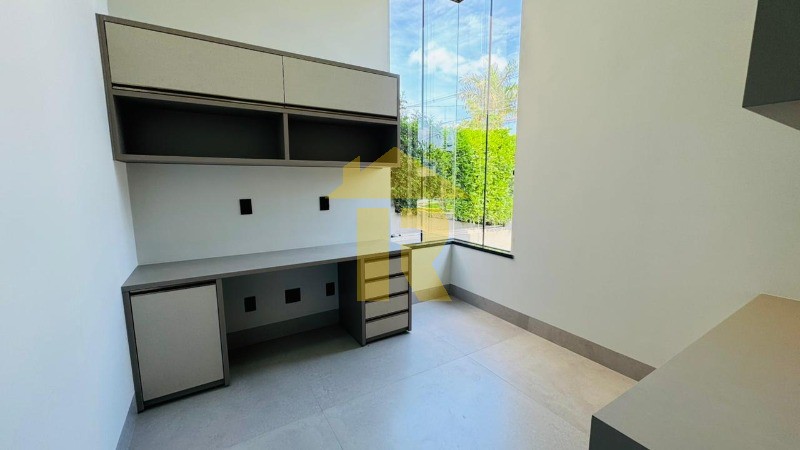 Casa de Condomínio com 3 quartos à venda, 220m² — foto 8 de 28