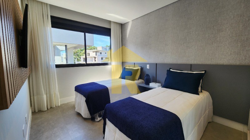 Casa com 6 quartos à venda — foto 27 de 43