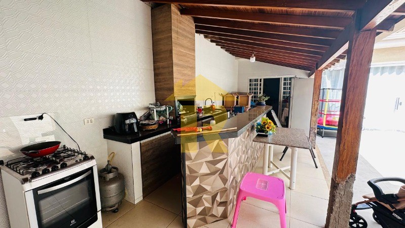 Casa com 3 quartos à venda, 260m² — foto 13 de 13