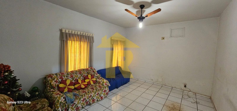 Casa com 3 quartos à venda e aluguel, 155m² — foto 2 de 10