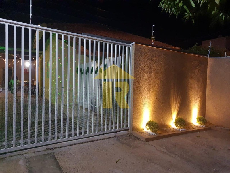 Casa com 2 quartos à venda, 220m² — foto 2 de 33